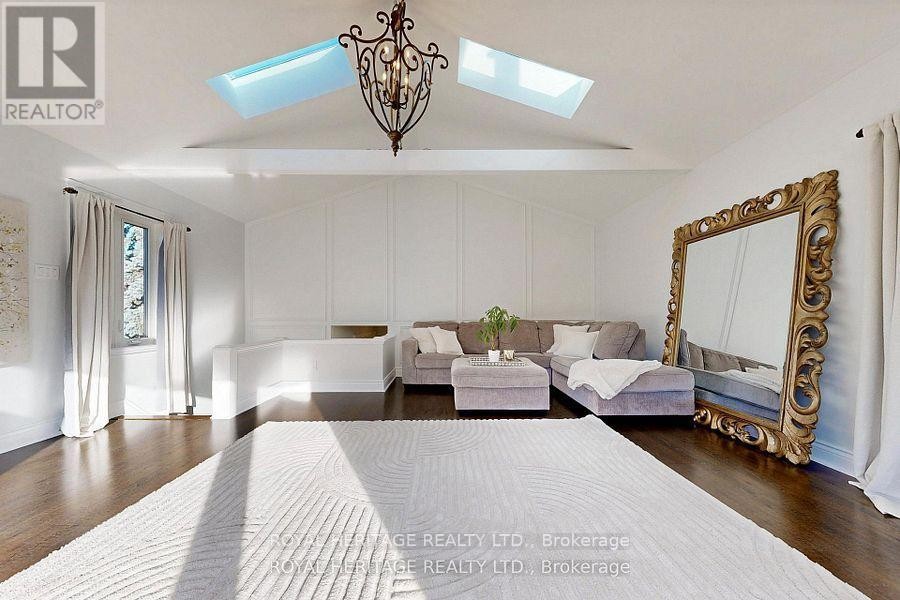 












47 CHERRYHILL AVENUE

,
Toronto (Centennial Scarborough),




Ontario
M1C1W9

