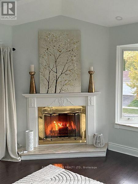 












47 CHERRYHILL AVENUE

,
Toronto (Centennial Scarborough),




Ontario
M1C1W9

