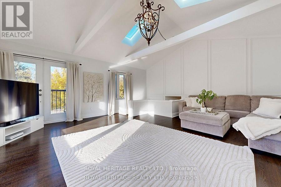 












47 CHERRYHILL AVENUE

,
Toronto (Centennial Scarborough),




Ontario
M1C1W9

