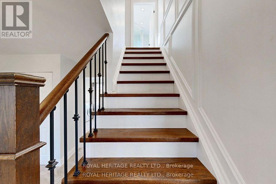 












47 CHERRYHILL AVENUE

,
Toronto (Centennial Scarborough),




Ontario
M1C1W9

