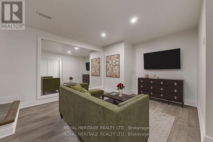 












47 CHERRYHILL AVENUE

,
Toronto (Centennial Scarborough),




Ontario
M1C1W9

