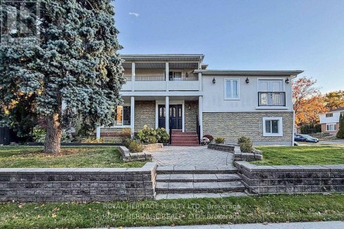 wide lot, extensive interlocking