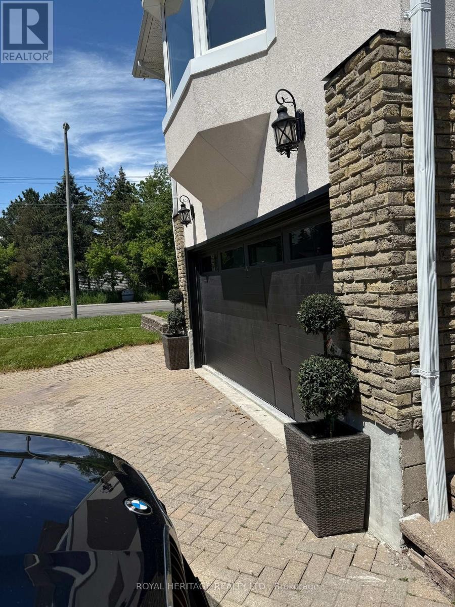 












47 CHERRYHILL AVENUE

,
Toronto (Centennial Scarborough),




Ontario
M1C1W9

