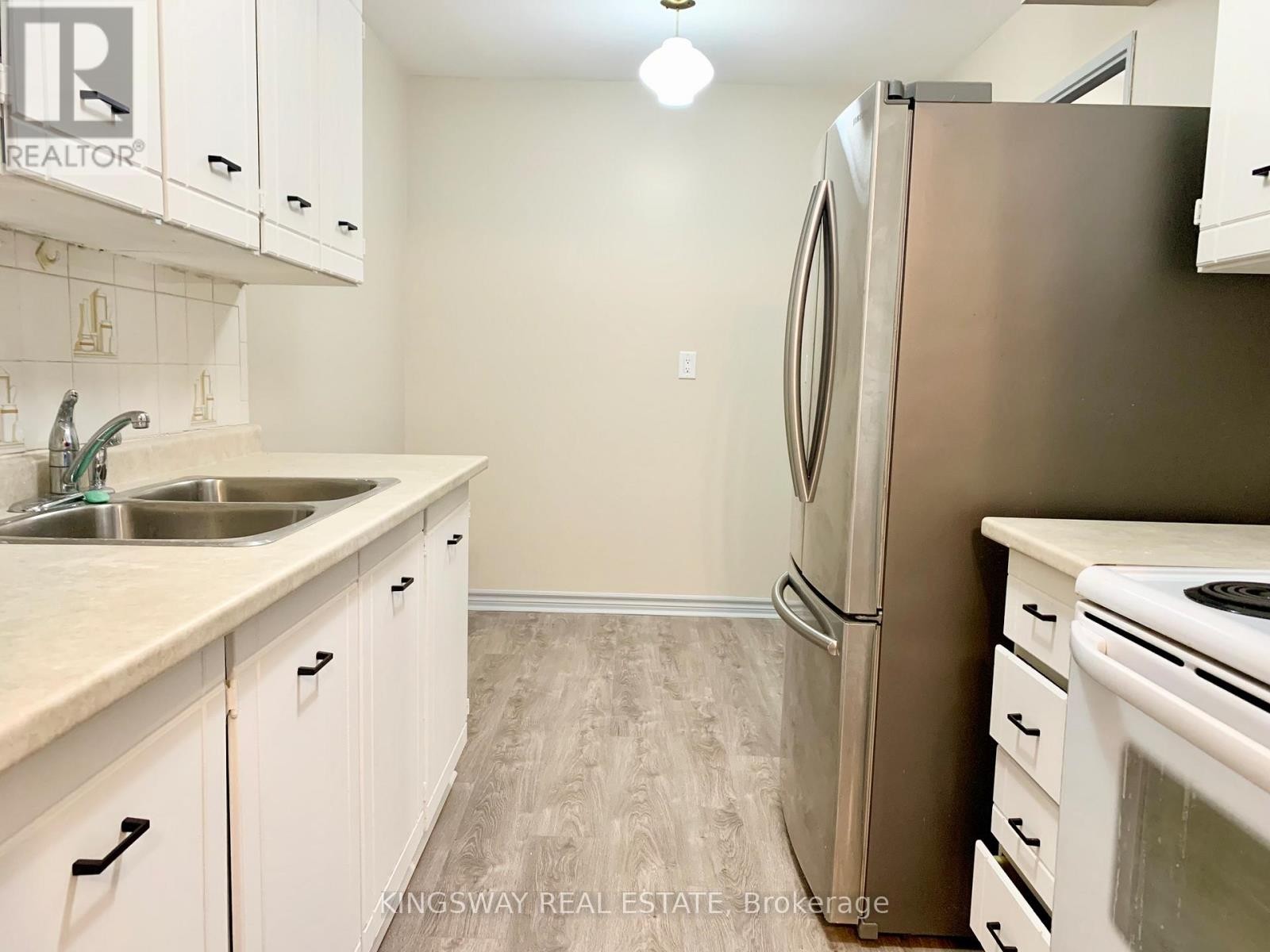 












309 - 101 PRUDENTIAL DRIVE

,
Toronto (Dorset Park),




Ontario
M1P4S5

