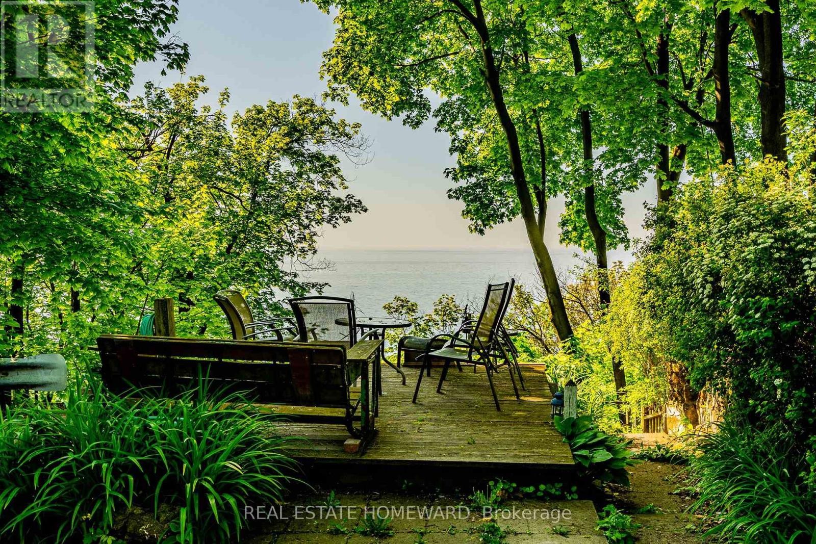 












3025 QUEEN STREET E

,
Toronto (Birchcliffe-Cliffside),




Ontario
M1N1A5

