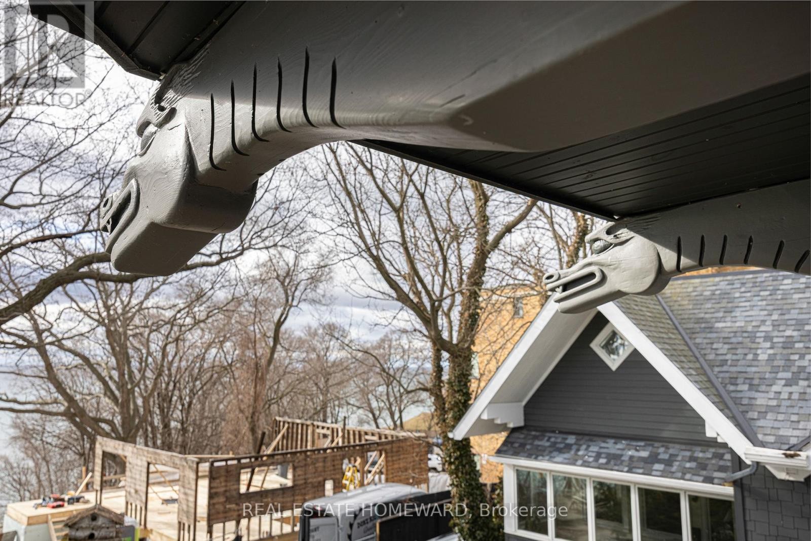 












3025 QUEEN STREET E

,
Toronto (Birchcliffe-Cliffside),




Ontario
M1N1A5

