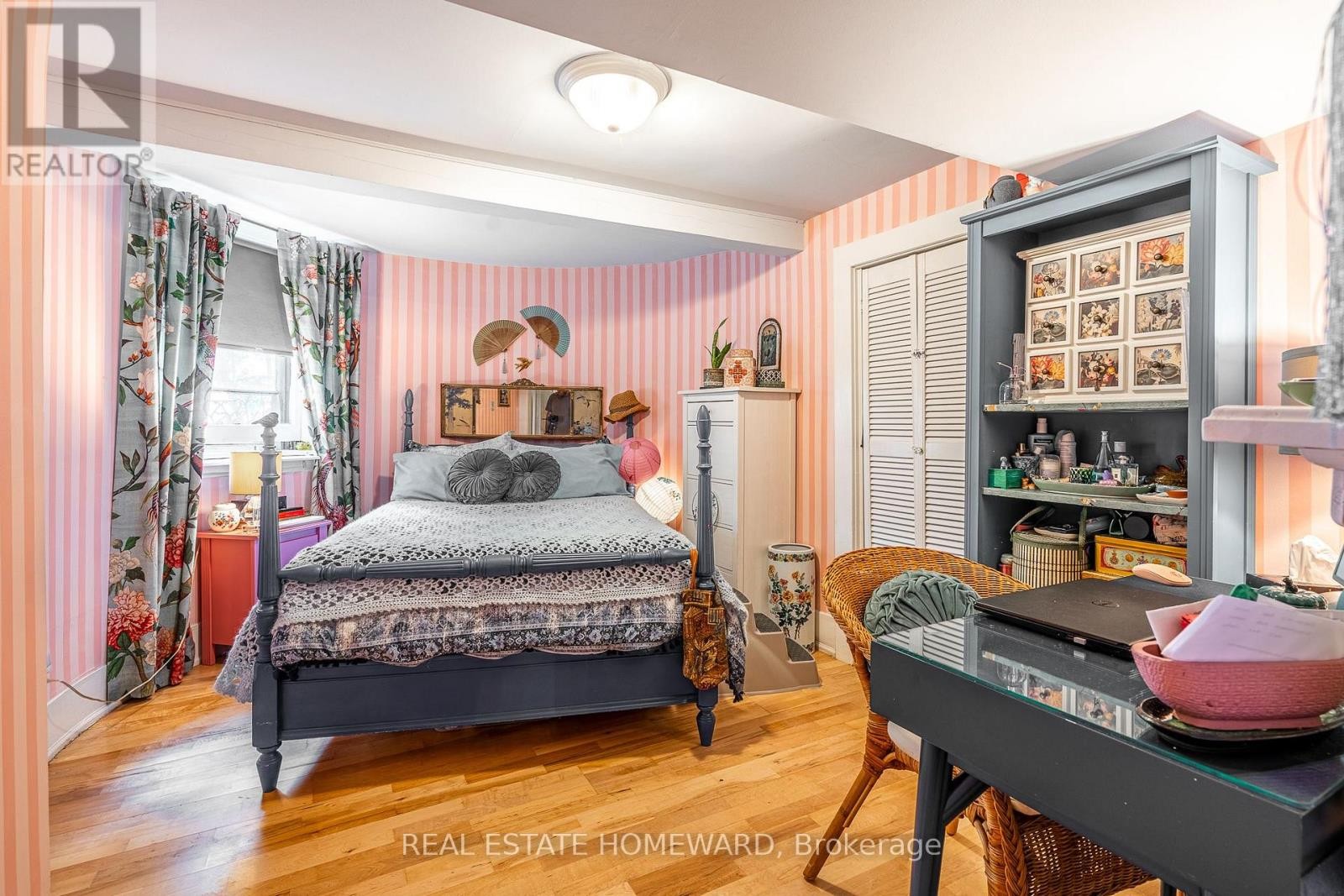 












3025 QUEEN STREET E

,
Toronto (Birchcliffe-Cliffside),




Ontario
M1N1A5

