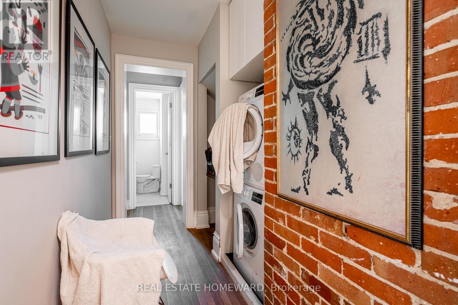 












3025 QUEEN STREET E

,
Toronto (Birchcliffe-Cliffside),




Ontario
M1N1A5

