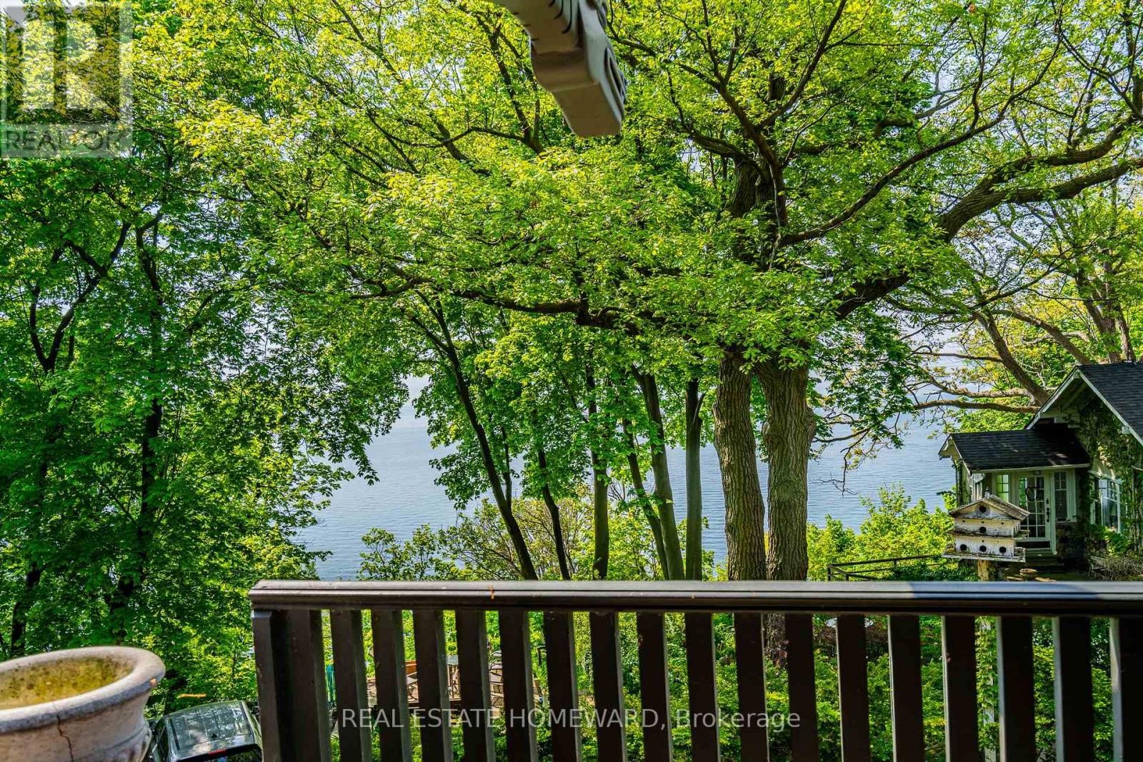 












3025 QUEEN STREET E

,
Toronto (Birchcliffe-Cliffside),




Ontario
M1N1A5

