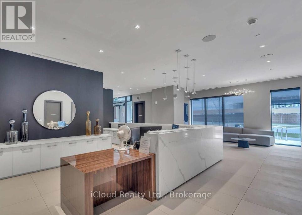 












1917 - 2550 SIMCOE STREET N

,
Oshawa (Windfields),




Ontario
L1L0R5

