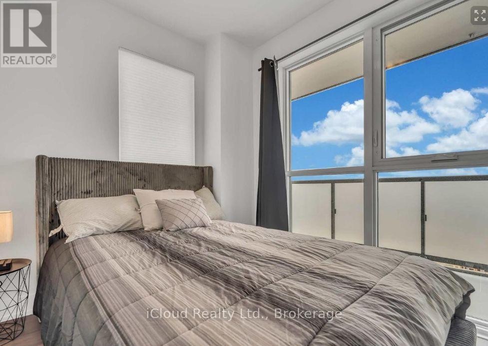 












1917 - 2550 SIMCOE STREET N

,
Oshawa (Windfields),




Ontario
L1L0R5

