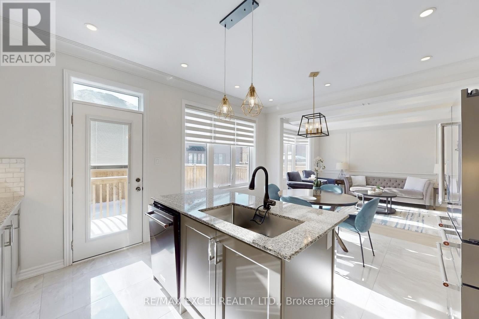 












70 SWORDFISH DRIVE

,
Whitby (Lynde Creek),




Ontario
L1P0K5

