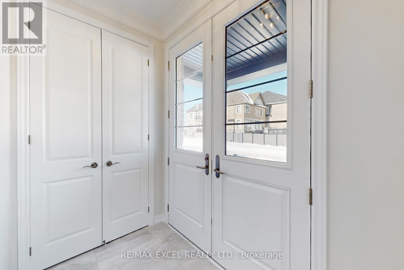 












70 SWORDFISH DRIVE

,
Whitby (Lynde Creek),




Ontario
L1P0K5

