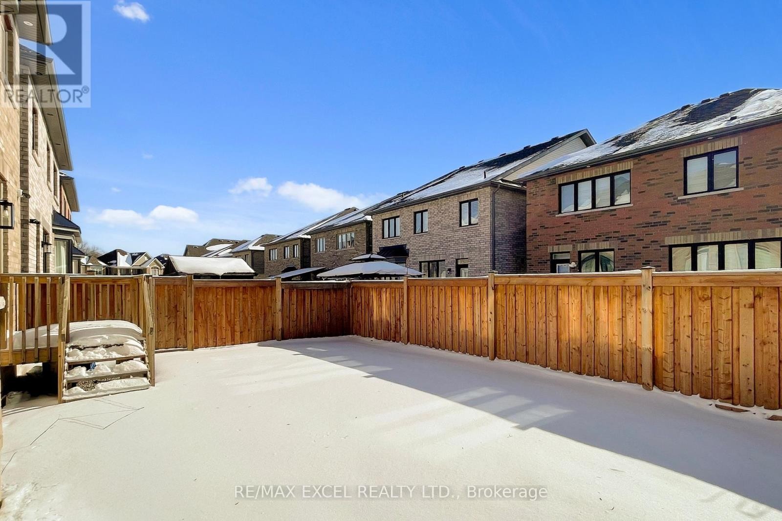 












70 SWORDFISH DRIVE

,
Whitby (Lynde Creek),




Ontario
L1P0K5

