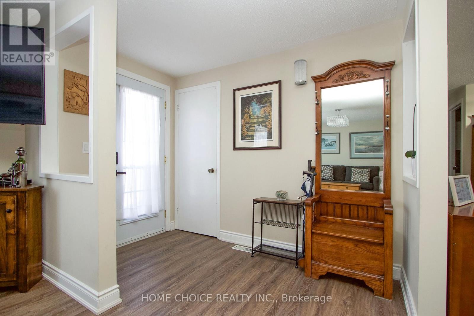 












87 BLUFFS ROAD

,
Clarington (Newcastle),




Ontario
L1B1B9

