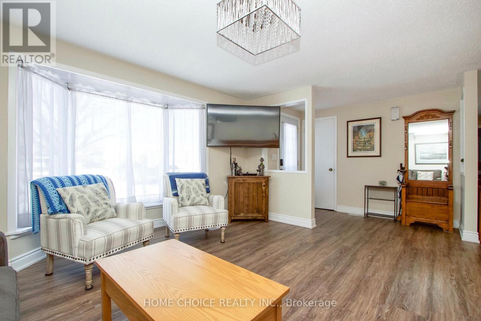 












87 BLUFFS ROAD

,
Clarington (Newcastle),




Ontario
L1B1B9

