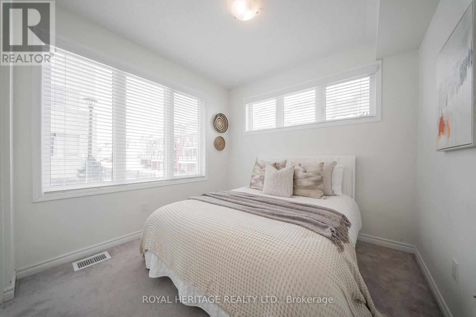 












512 - 1148 DRAGONFLY AVENUE

,
Pickering,




Ontario
L1X0H5

