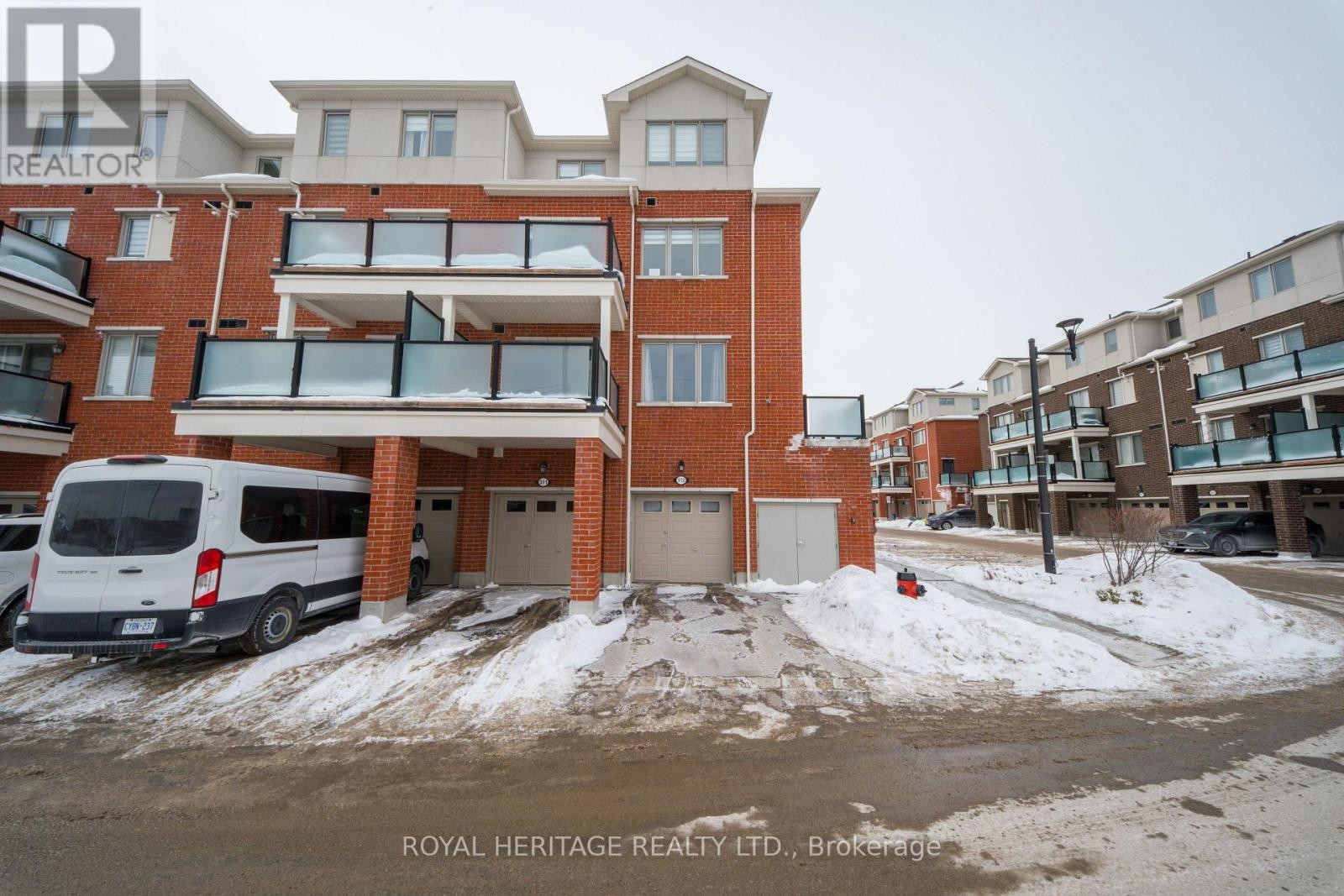 












512 - 1148 DRAGONFLY AVENUE

,
Pickering,




Ontario
L1X0H5

