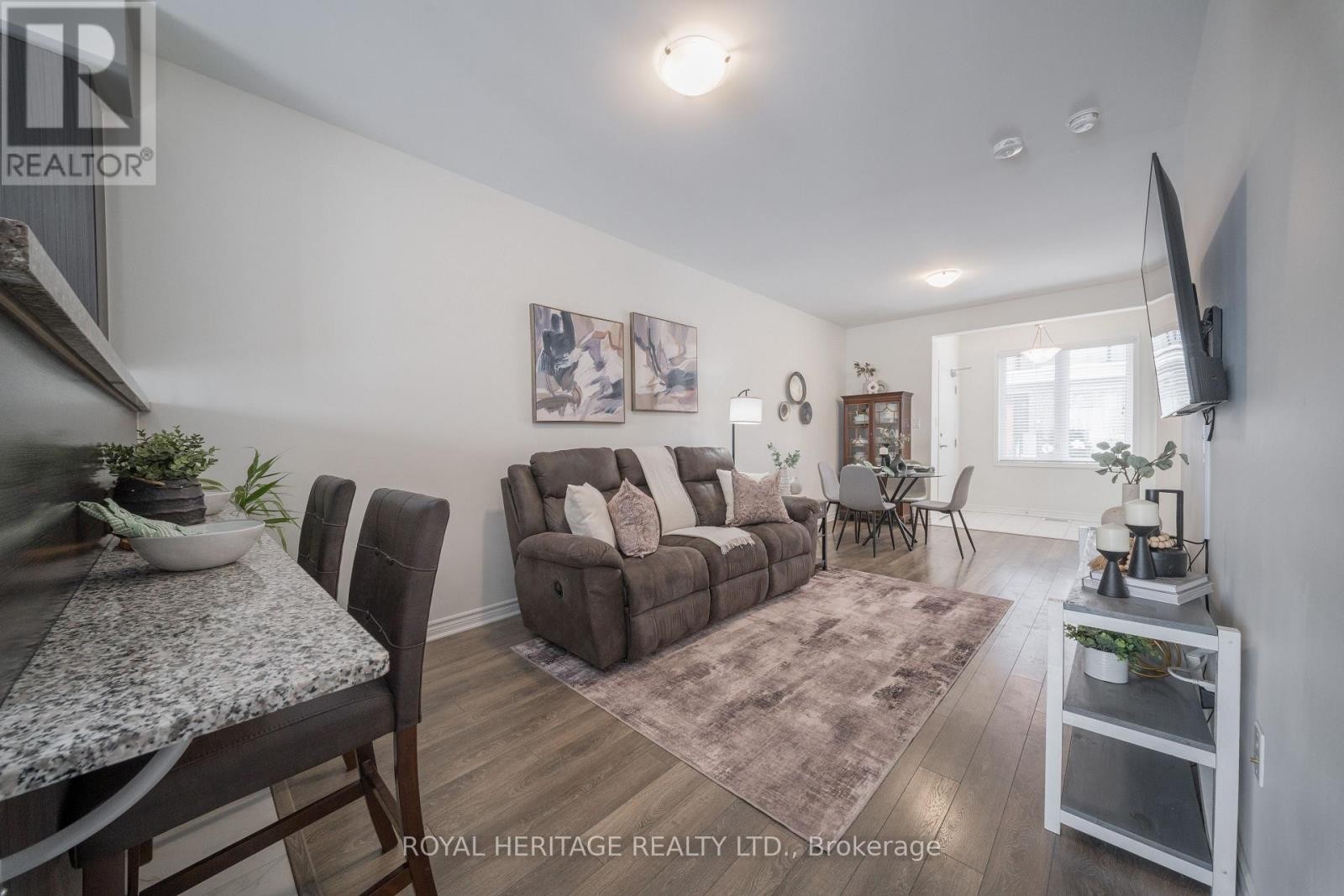 












512 - 1148 DRAGONFLY AVENUE

,
Pickering,




Ontario
L1X0H5

