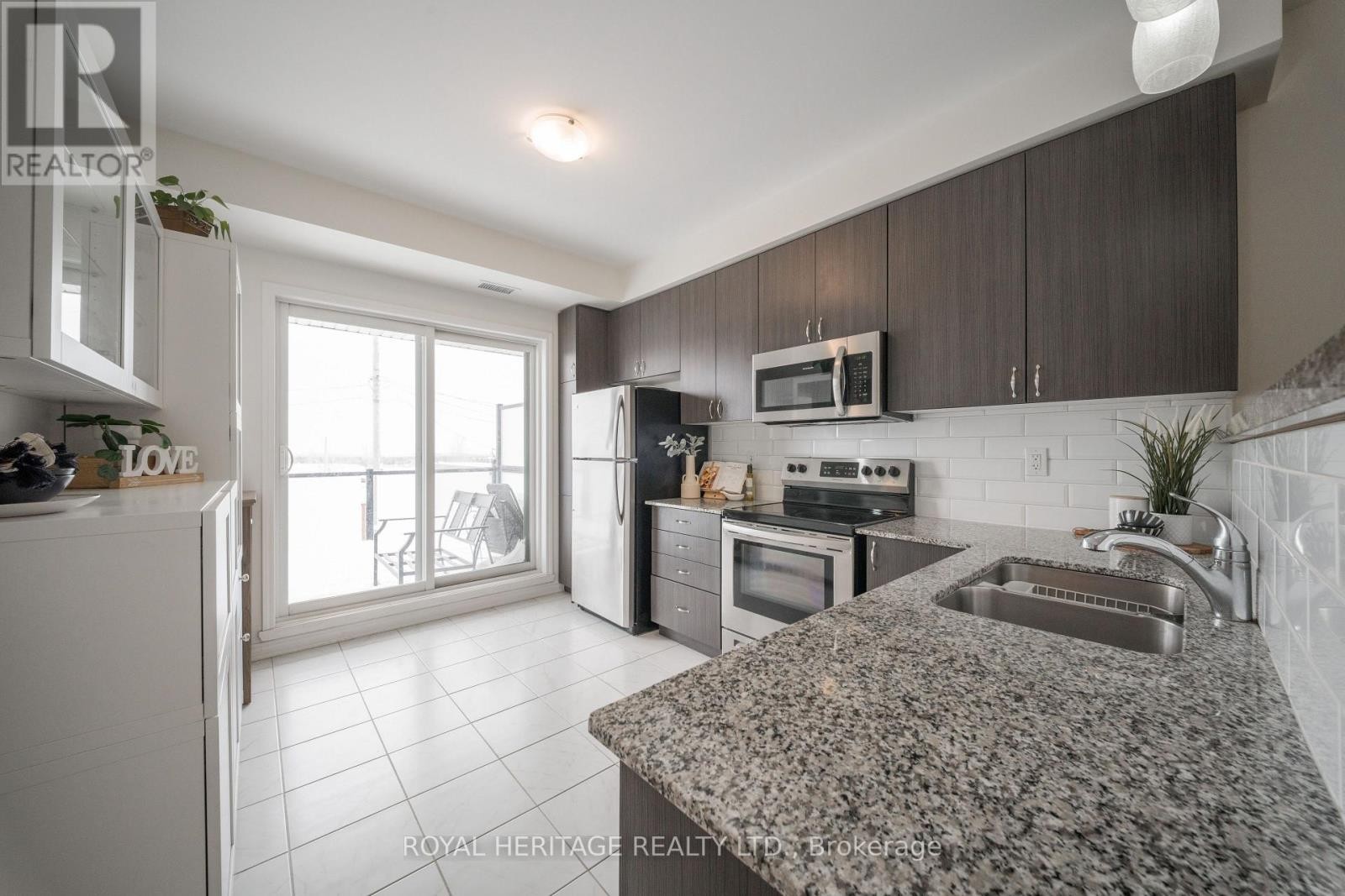 












512 - 1148 DRAGONFLY AVENUE

,
Pickering,




Ontario
L1X0H5

