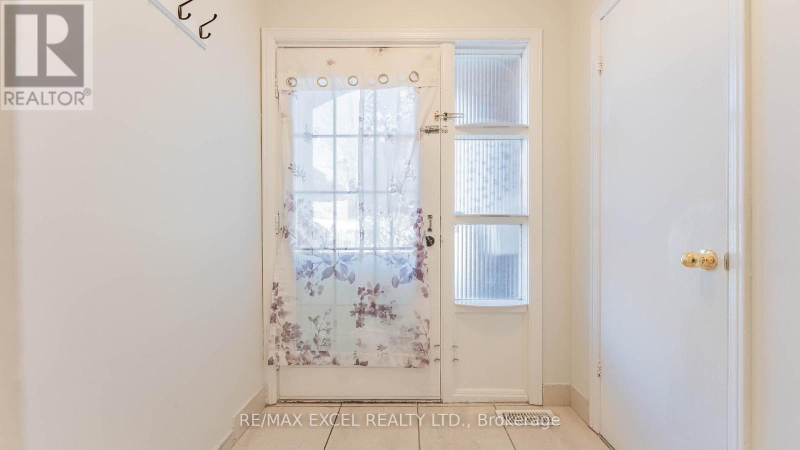 












1 - 20 CROCKAMHILL DRIVE

,
Toronto (Agincourt North),




Ontario
M1S3H1

