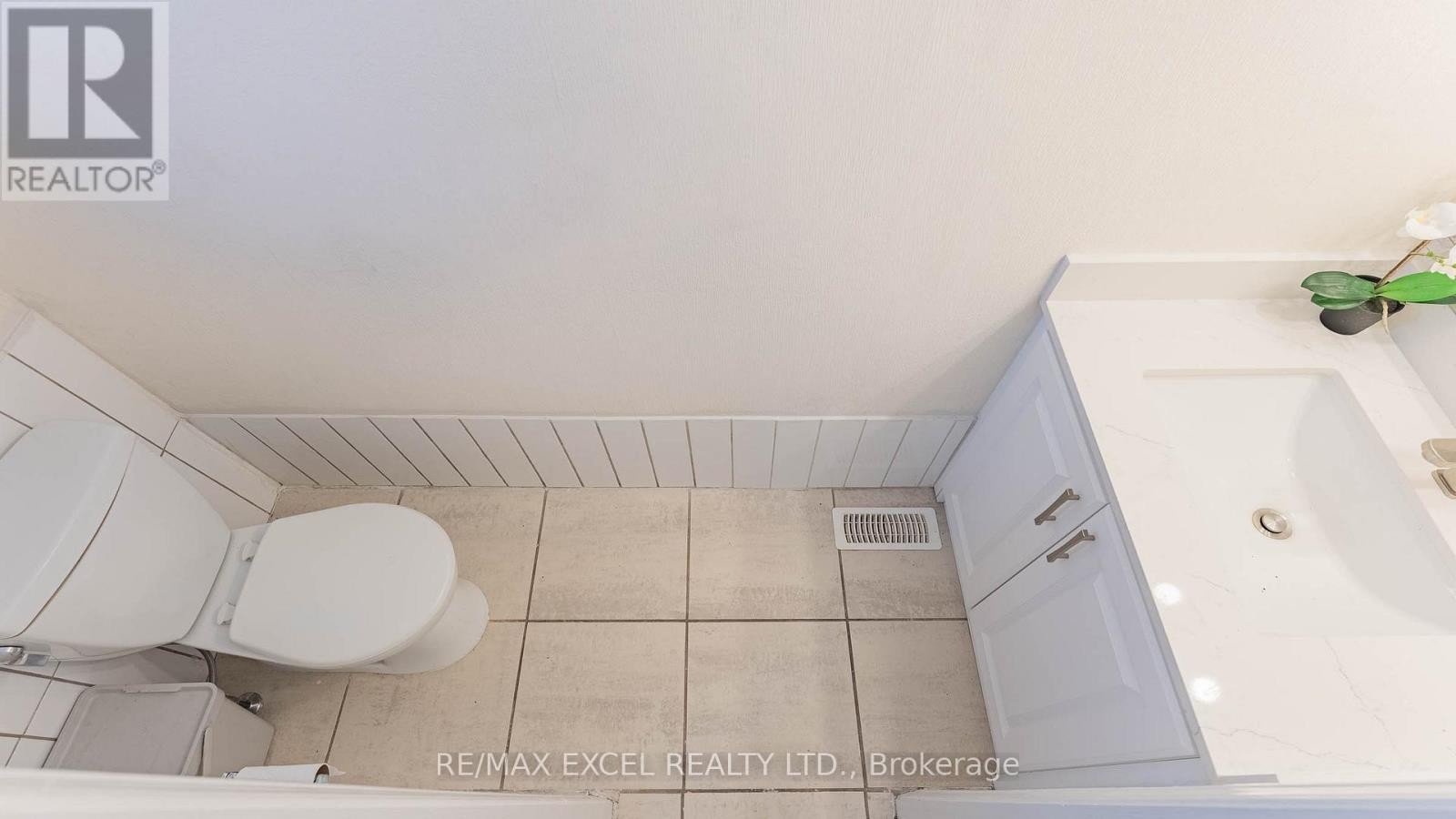 












1 - 20 CROCKAMHILL DRIVE

,
Toronto (Agincourt North),




Ontario
M1S3H1

