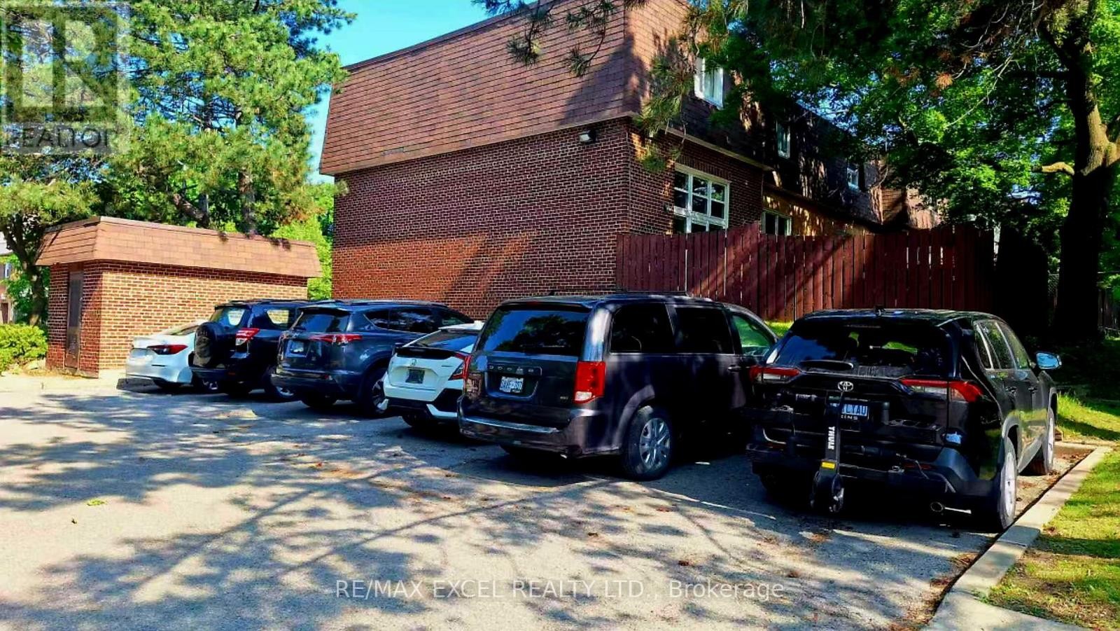 












1 - 20 CROCKAMHILL DRIVE

,
Toronto (Agincourt North),




Ontario
M1S3H1

