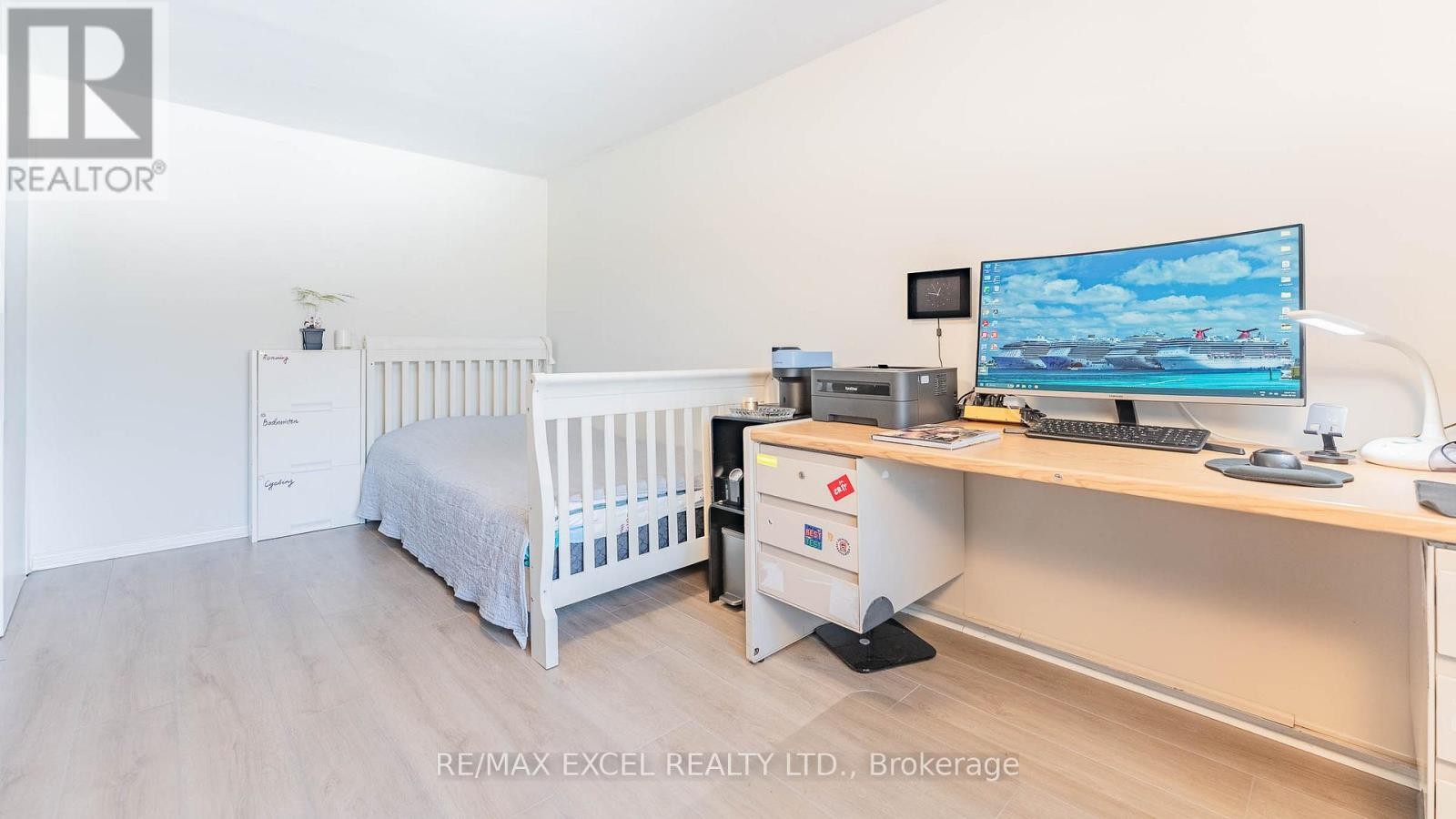 












1 - 20 CROCKAMHILL DRIVE

,
Toronto (Agincourt North),




Ontario
M1S3H1

