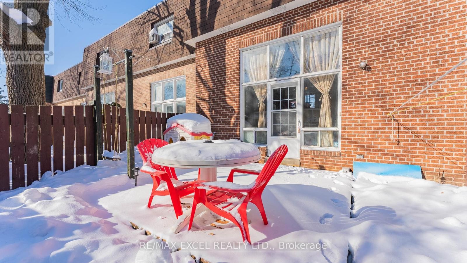 












1 - 20 CROCKAMHILL DRIVE

,
Toronto (Agincourt North),




Ontario
M1S3H1

