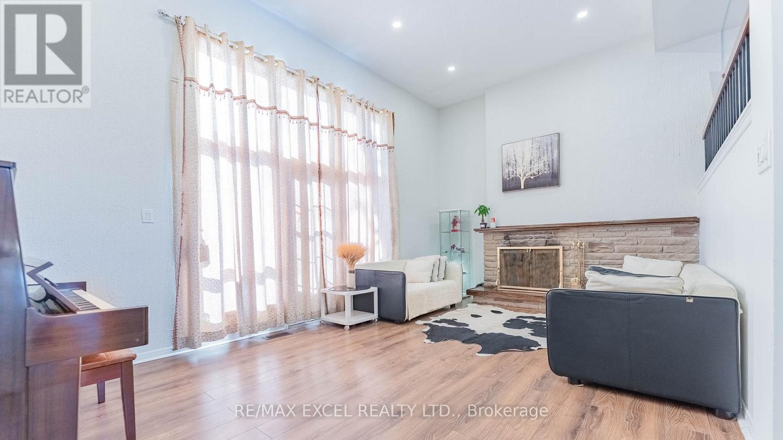 












1 - 20 CROCKAMHILL DRIVE

,
Toronto (Agincourt North),




Ontario
M1S3H1

