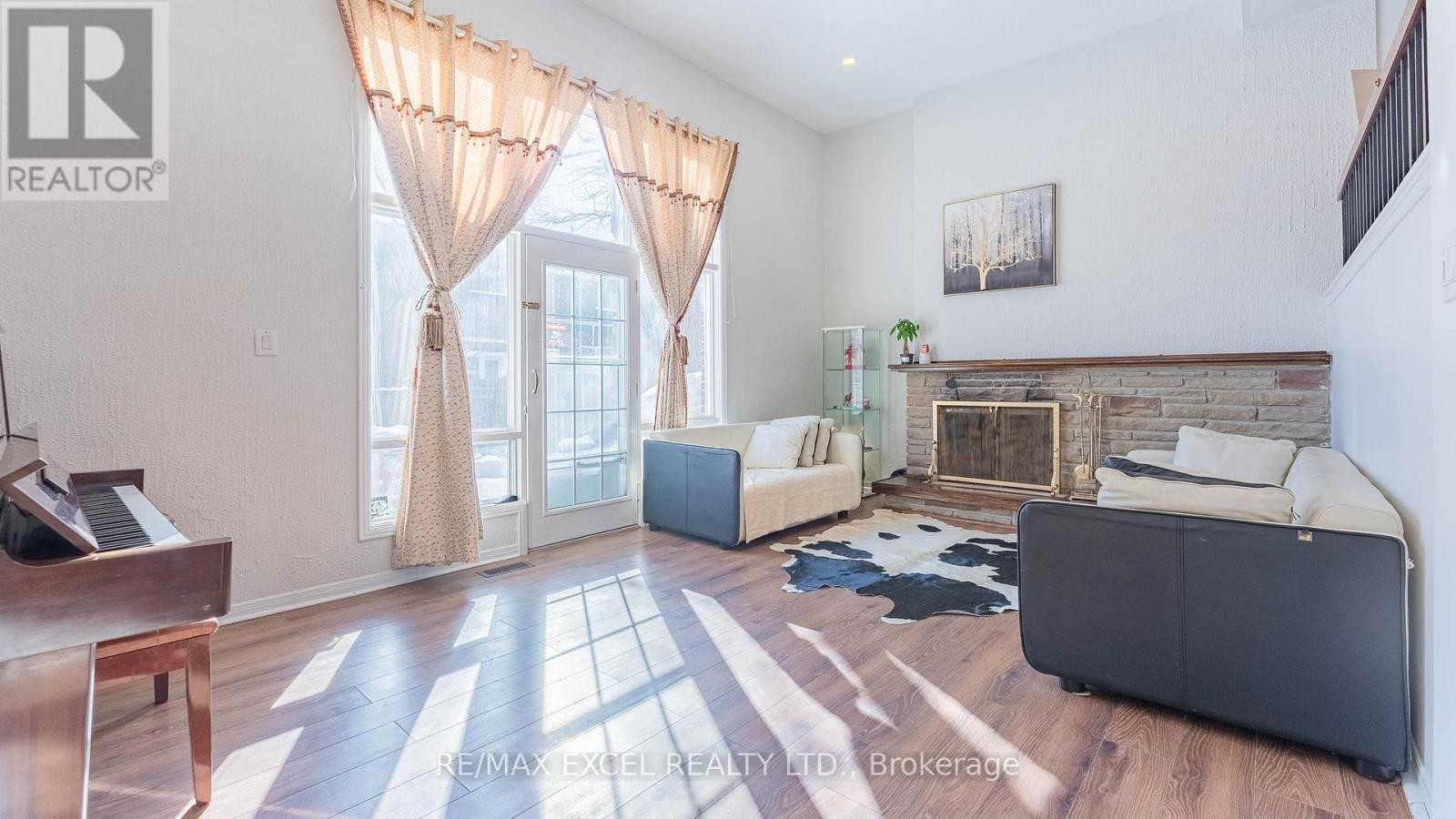 












1 - 20 CROCKAMHILL DRIVE

,
Toronto (Agincourt North),




Ontario
M1S3H1

