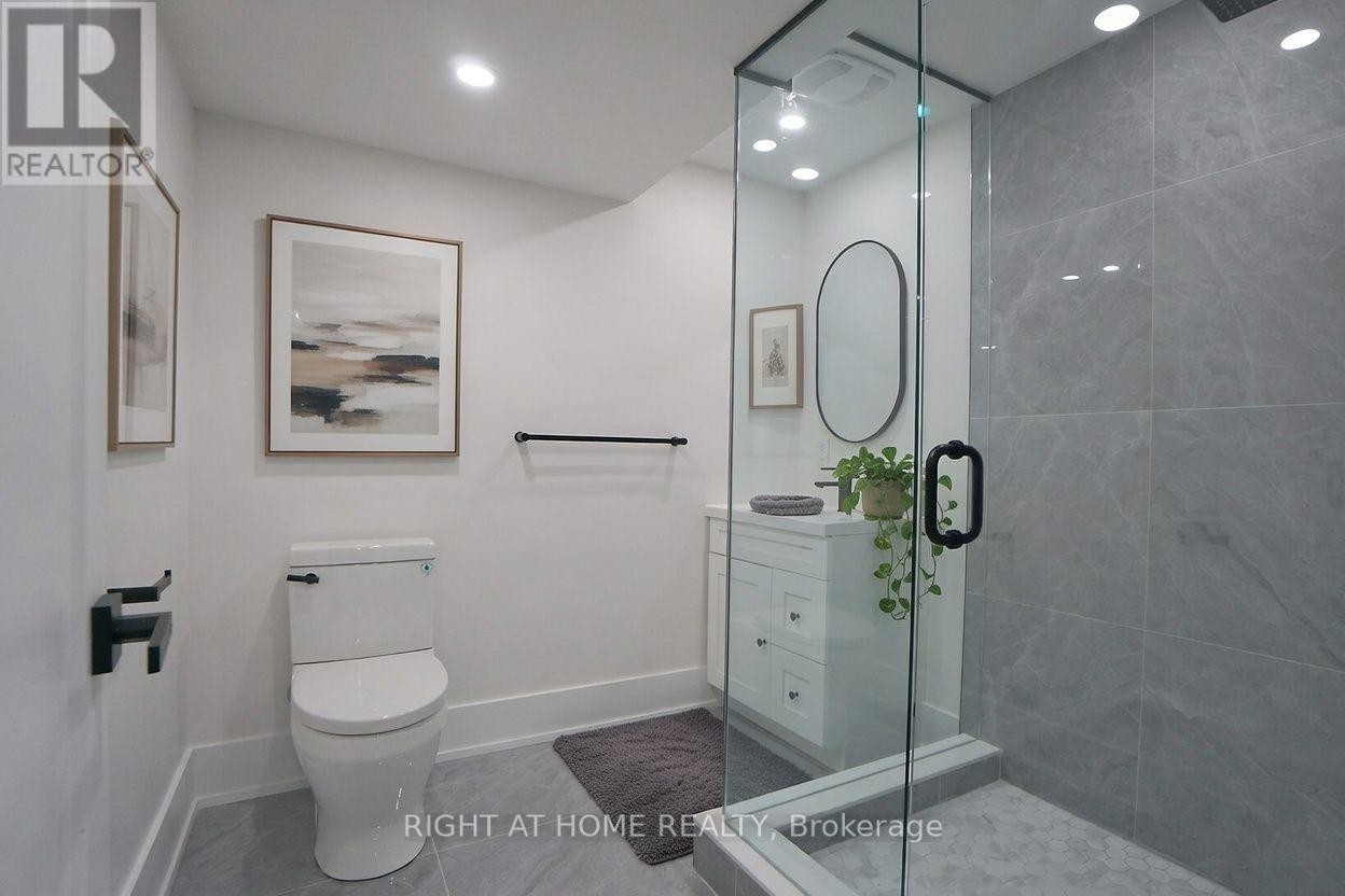 












1988 ROYAL ROAD

,
Pickering (Village East),




Ontario
L1V1Y2

