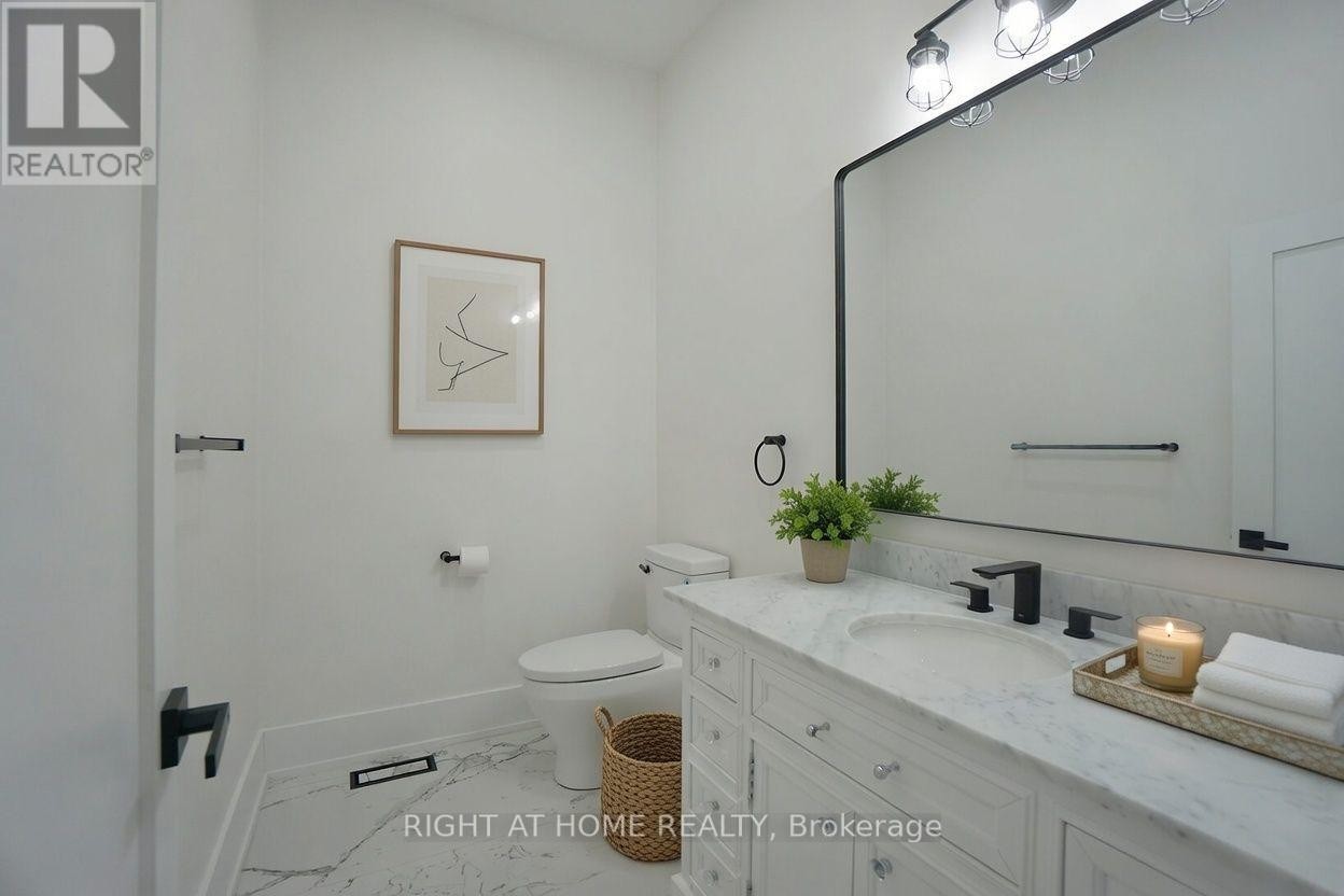 












1988 ROYAL ROAD

,
Pickering (Village East),




Ontario
L1V1Y2

