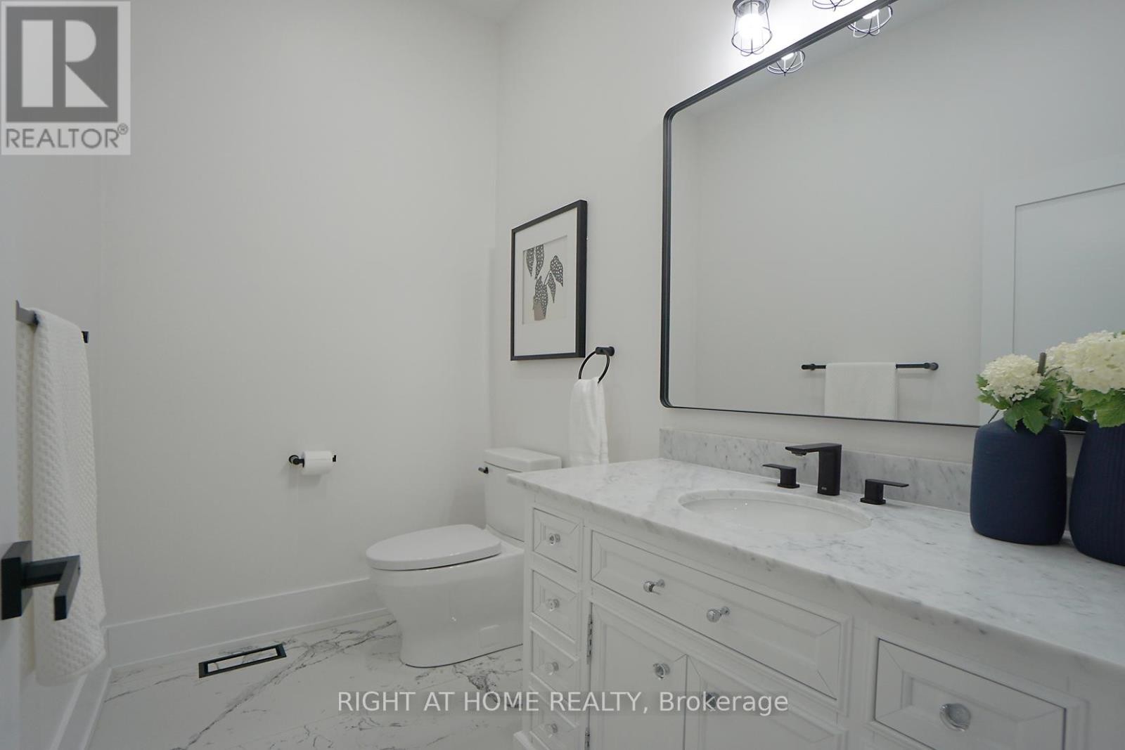 












1988 ROYAL ROAD

,
Pickering (Village East),




Ontario
L1V1Y2

