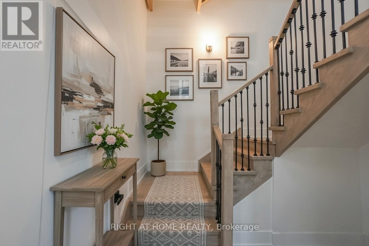 












1988 ROYAL ROAD

,
Pickering (Village East),




Ontario
L1V1Y2

