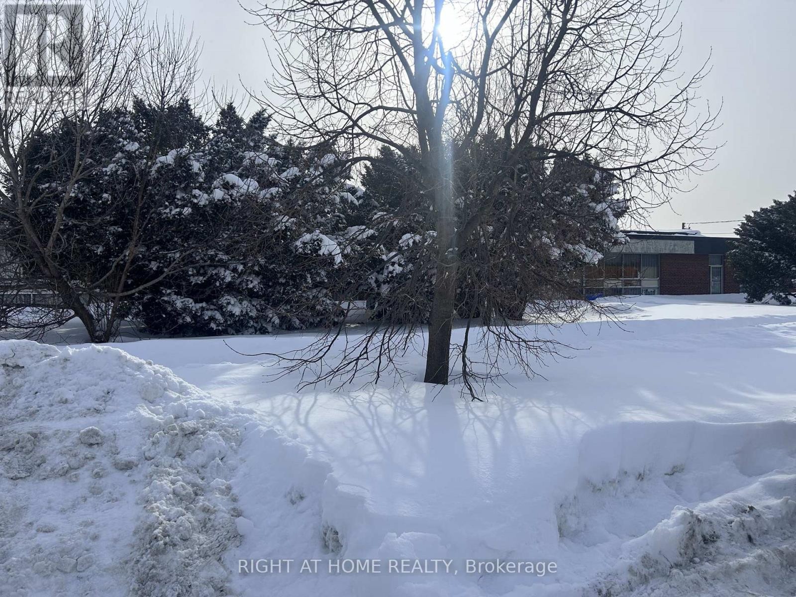 












27 ESTATE DRIVE

,
Toronto (Woburn),




Ontario
M1H2Z2

