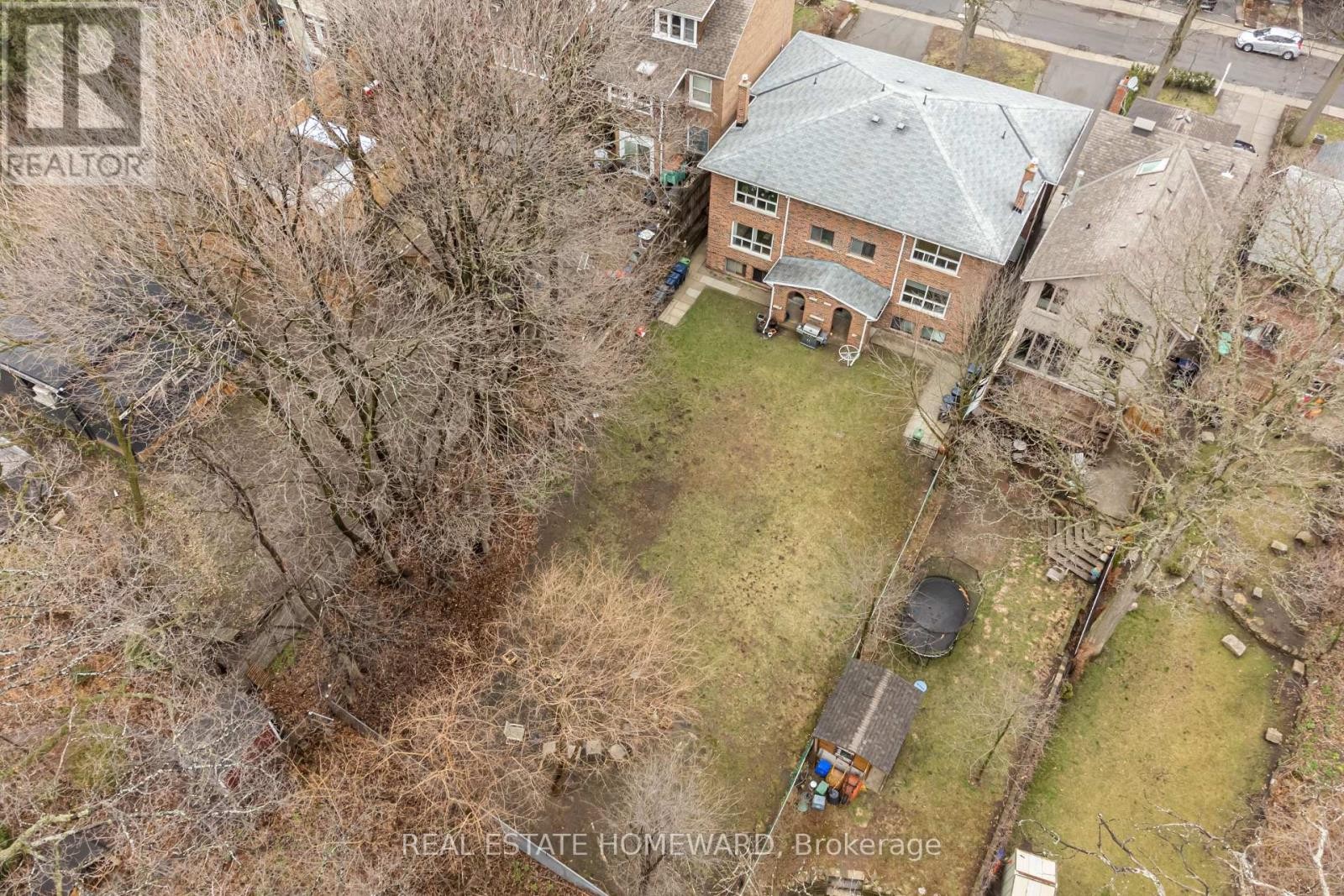 












176/178 BALSAM AVENUE

,
Toronto (The Beaches),




Ontario
M4E3C1

