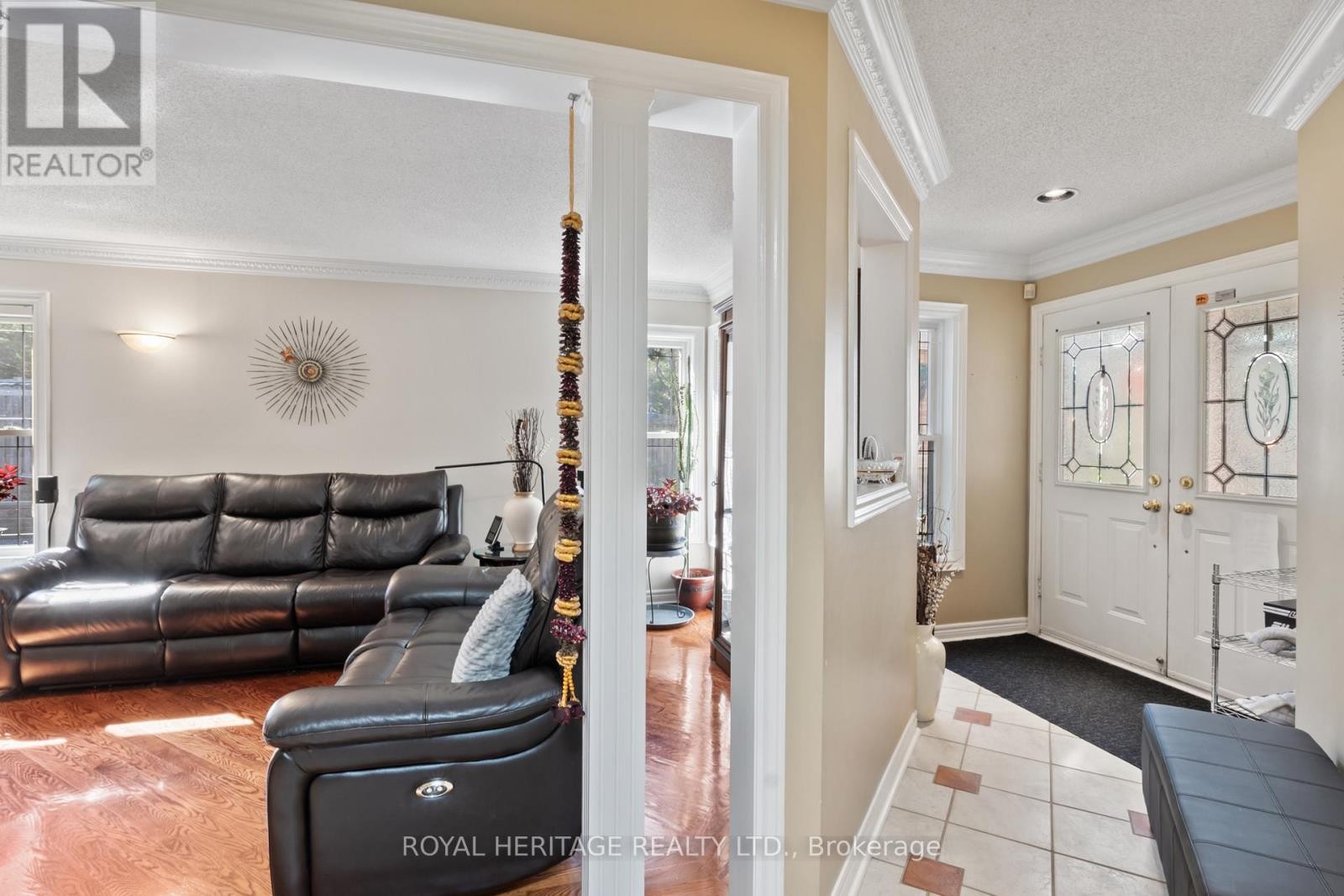 












1101 GOSSAMER DRIVE

,
Pickering (Liverpool),




Ontario
L1X2T7

