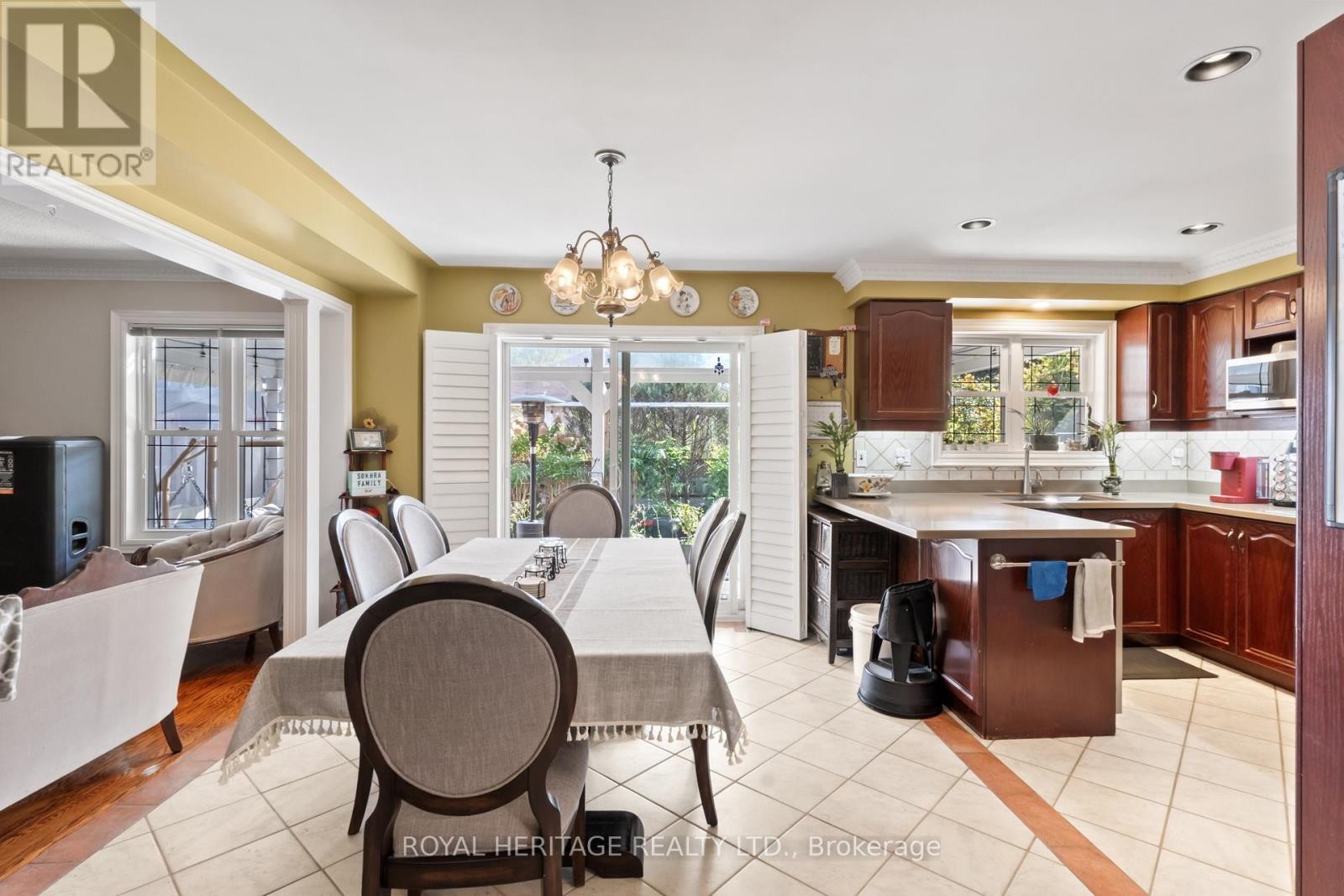 












1101 GOSSAMER DRIVE

,
Pickering (Liverpool),




Ontario
L1X2T7

