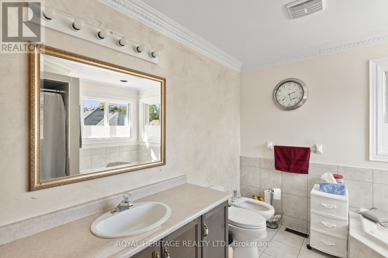 












1101 GOSSAMER DRIVE

,
Pickering (Liverpool),




Ontario
L1X2T7

