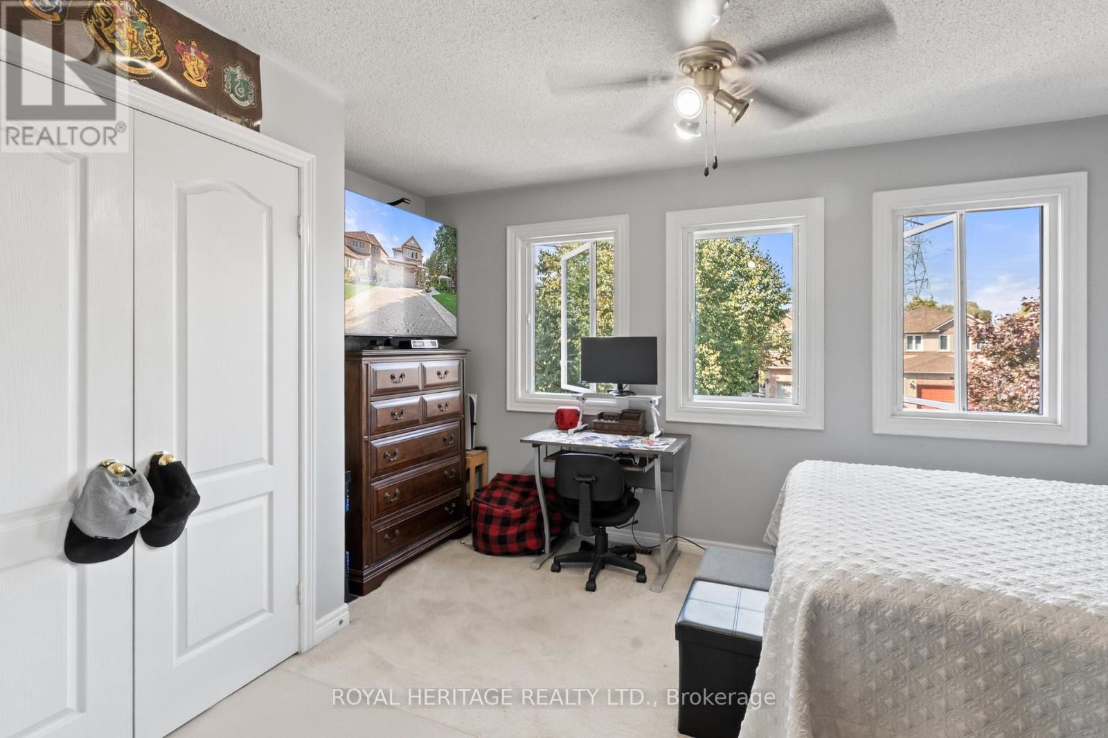 












1101 GOSSAMER DRIVE

,
Pickering (Liverpool),




Ontario
L1X2T7

