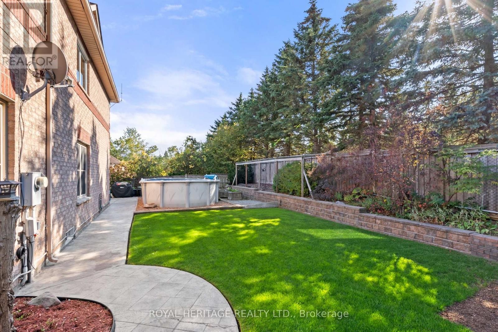 












1101 GOSSAMER DRIVE

,
Pickering (Liverpool),




Ontario
L1X2T7

