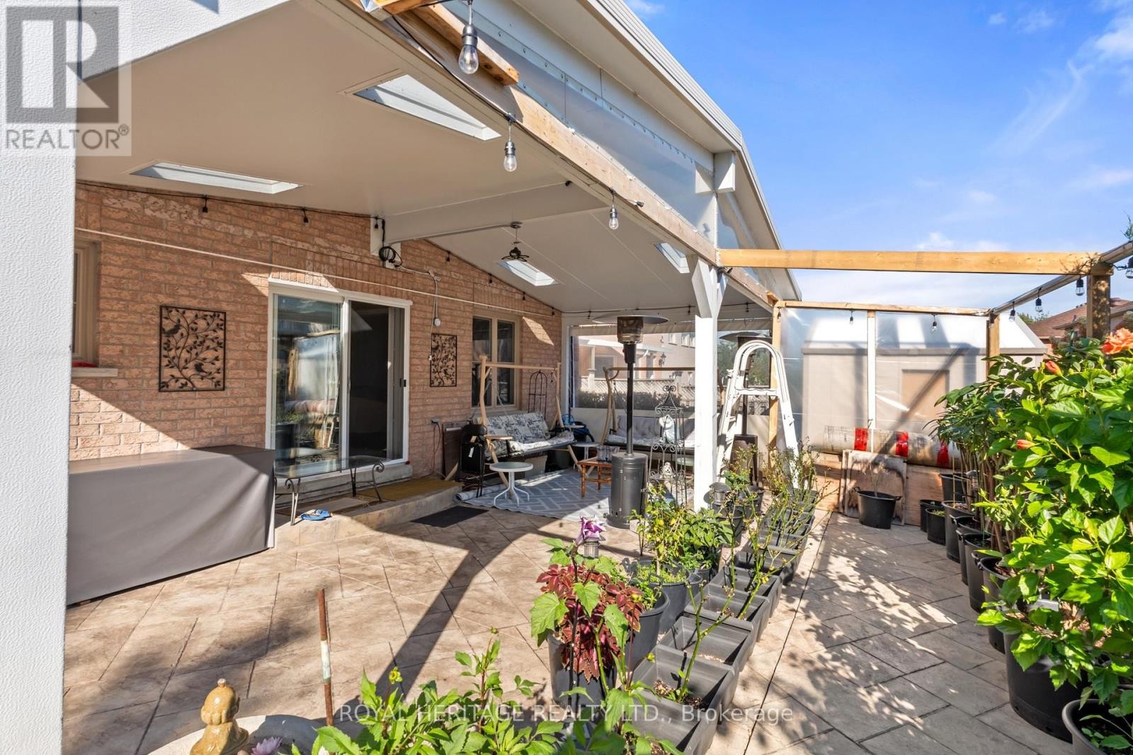 












1101 GOSSAMER DRIVE

,
Pickering (Liverpool),




Ontario
L1X2T7

