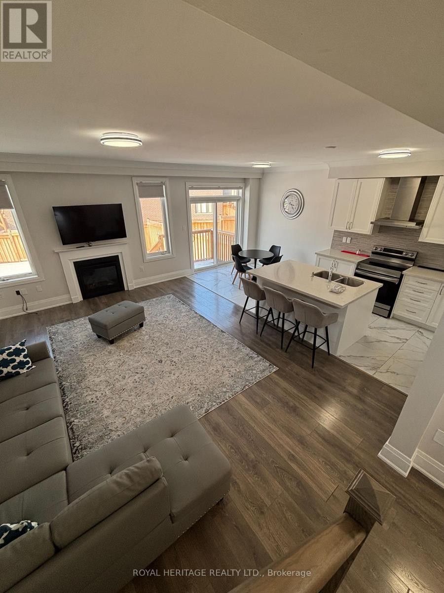 












65 CONARTY CRESCENT E

,
Whitby,




Ontario
L1P0L3

