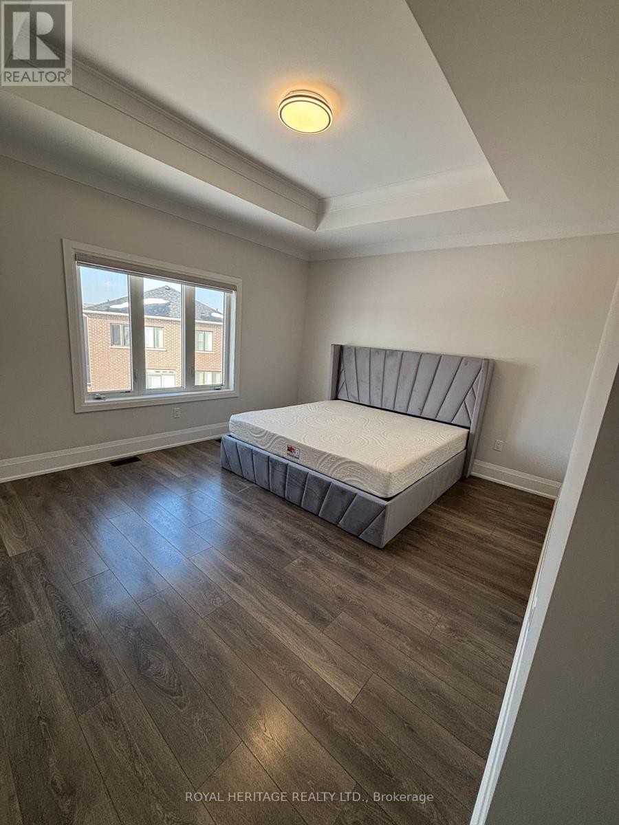 












65 CONARTY CRESCENT E

,
Whitby,




Ontario
L1P0L3

