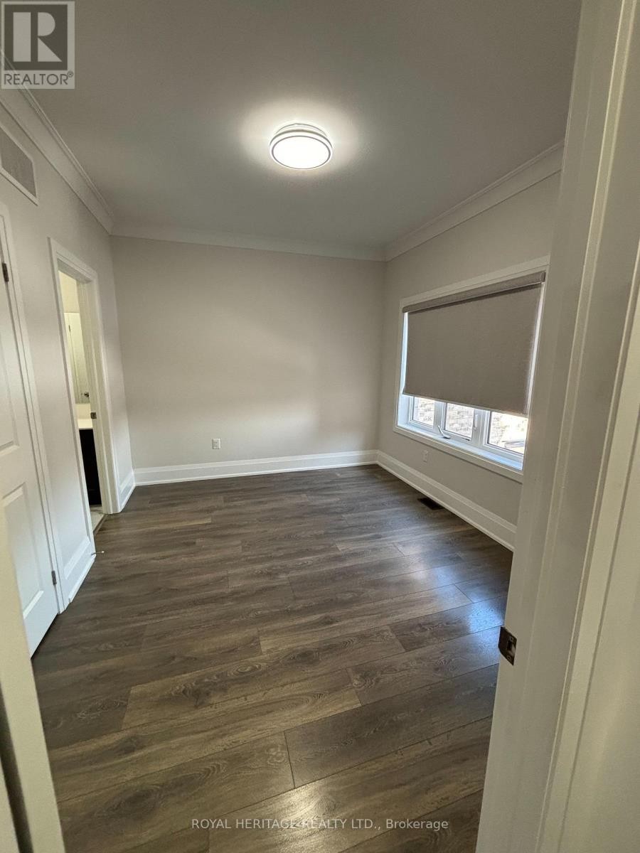 












65 CONARTY CRESCENT E

,
Whitby,




Ontario
L1P0L3

