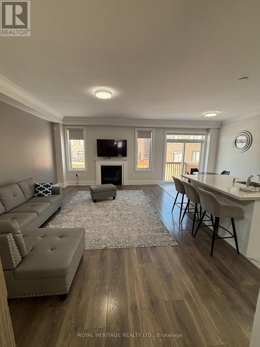 












65 CONARTY CRESCENT E

,
Whitby,




Ontario
L1P0L3

