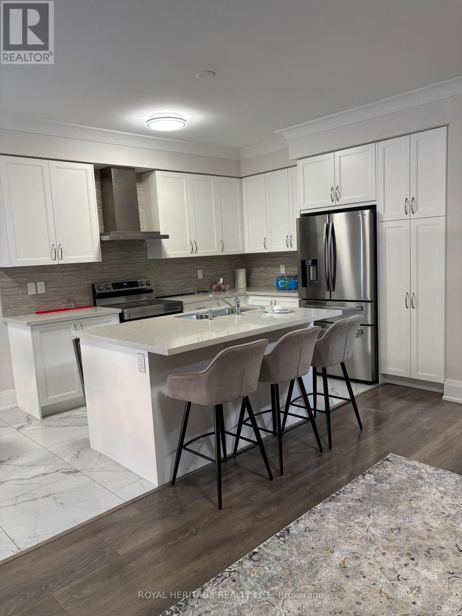 












65 CONARTY CRESCENT E

,
Whitby,




Ontario
L1P0L3

