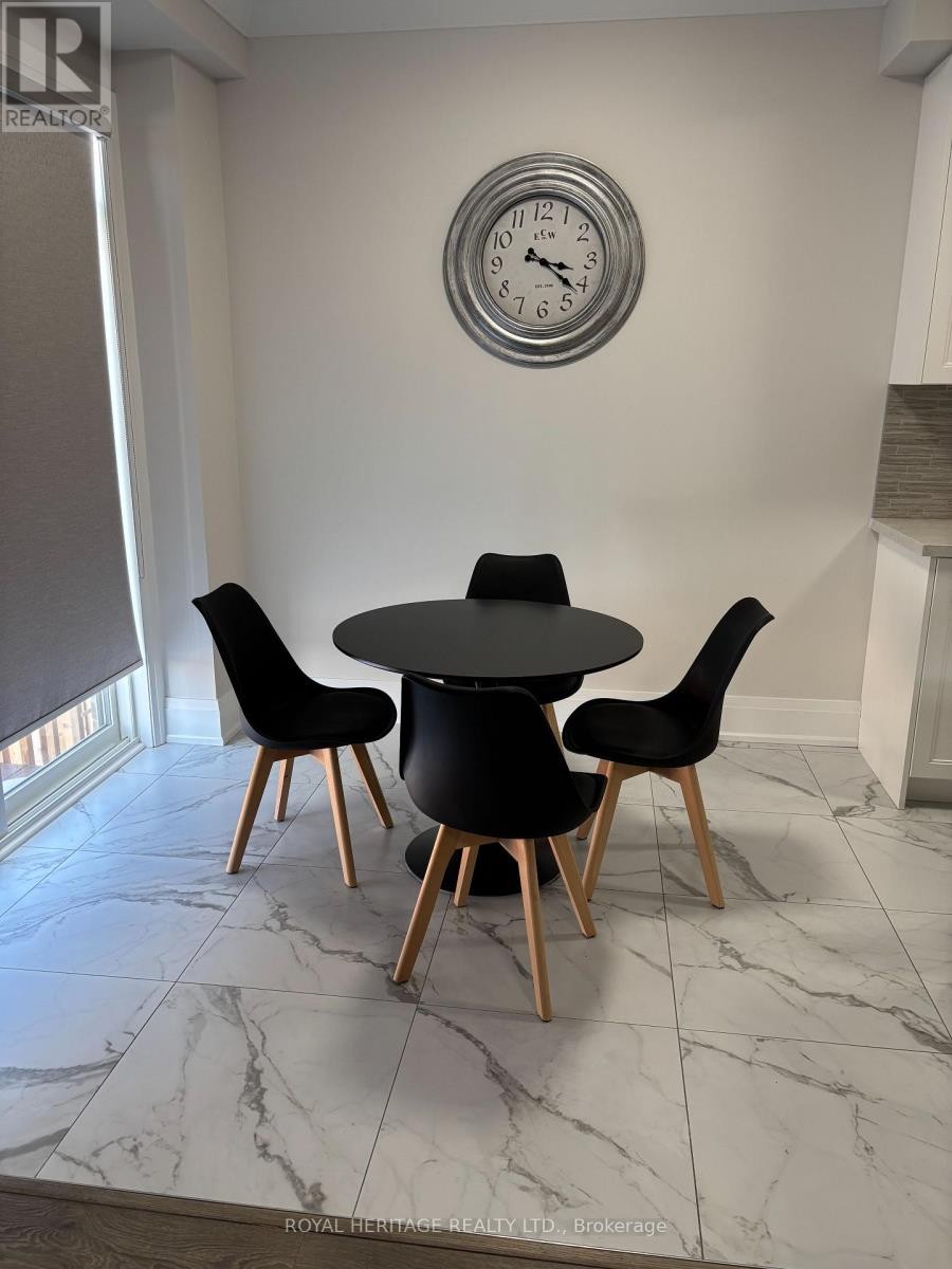 












65 CONARTY CRESCENT E

,
Whitby,




Ontario
L1P0L3

