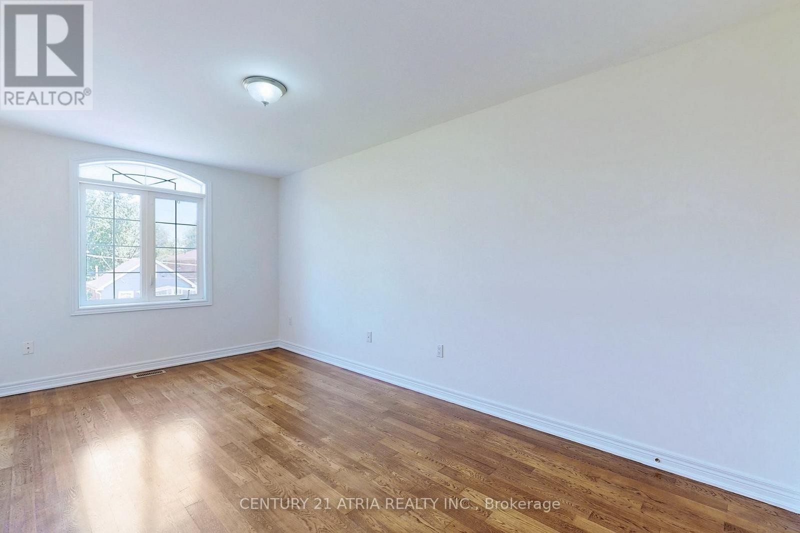 












26 AYLESWORTH AVENUE

,
Toronto (Birchcliffe-Cliffside),




Ontario
M1N2J5

